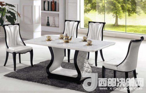 喜歡白色餐桌 但椅子該如何搭配？