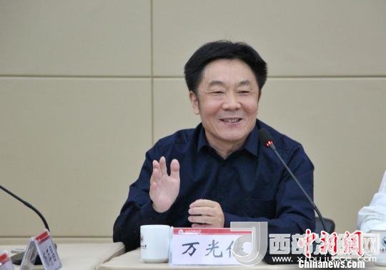 圖為山東師范大學(xué)副校長萬光俠在開幕式上發(fā)言。　趙曉 攝