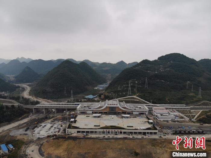 貴州省首條城際高速鐵路——安六鐵路開始聯(lián)調(diào)聯(lián)試。中國鐵路成都局集團(tuán)公司供圖