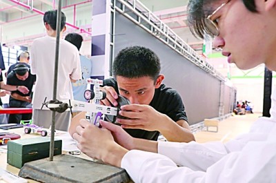 激勵(lì)創(chuàng)新，樹(shù)立“強(qiáng)國(guó)有我”鴻鵠志